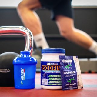 Volchem Isodrink 🤸 Když tělo volá po osvěžení, Volchem Isodrink přichází jako rychlá vzpruha. 🤩 Svěží chuť lehce...